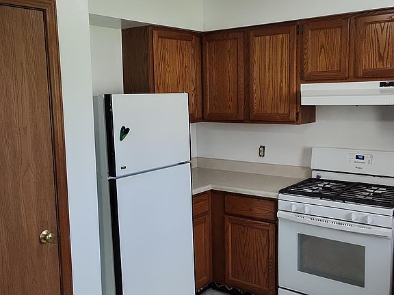 5th image of 4931 Lake Ave