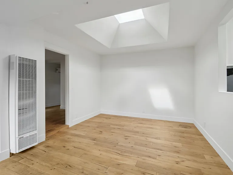 2747 Denby Ave — Photo 13