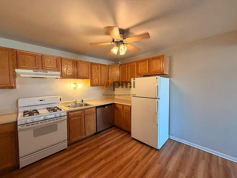 111 Harrington Ave #8 — Photo 5