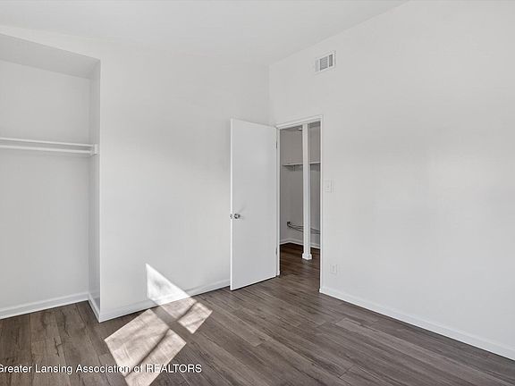 5th image of 4812 Delbrook Ave