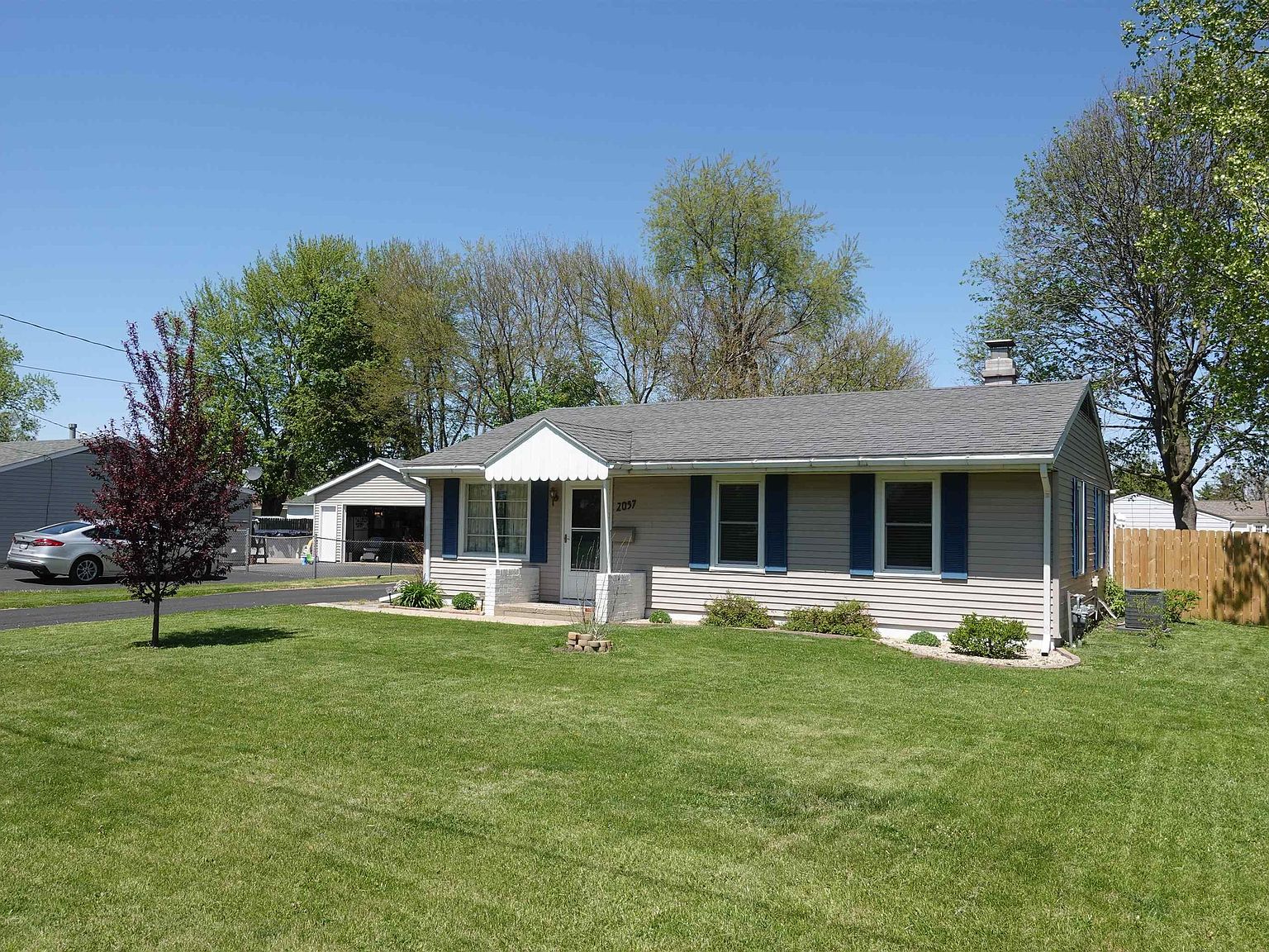 2057 Dr, Galesburg, IL 61401 Zillow