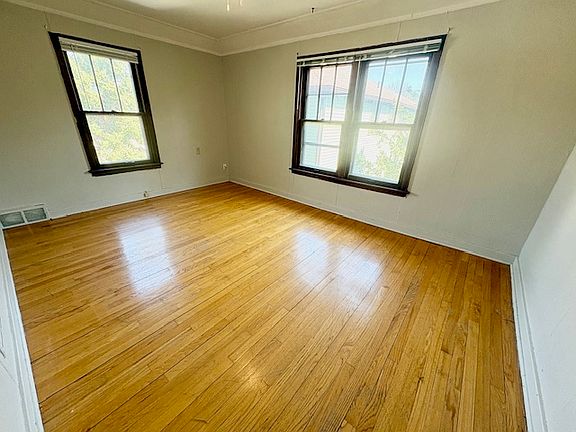 4th image of 2008 Parmenter St #11