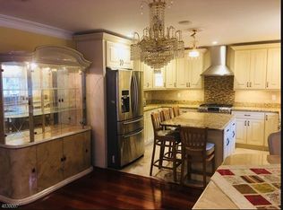 75 Summit Rd, Parsippany, NJ 07054