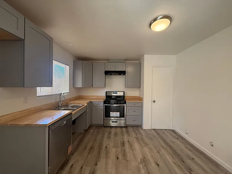 524 E Avenue Q12 #4 — Photo 6