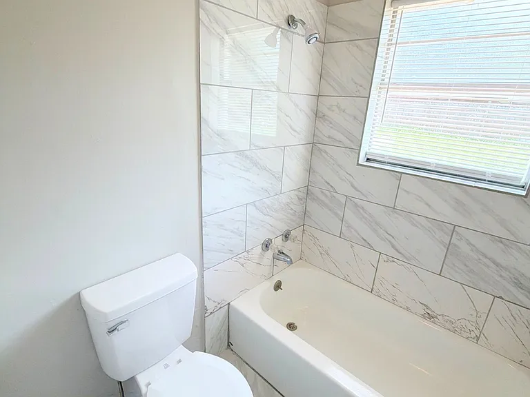 4767 Bradford Dr — Photo 13