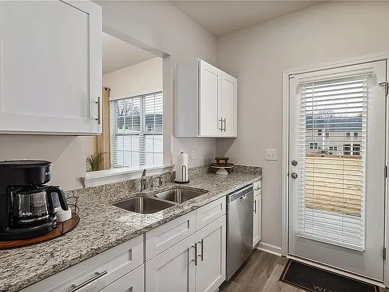 1178 Evelynnview Ln — Photo 4