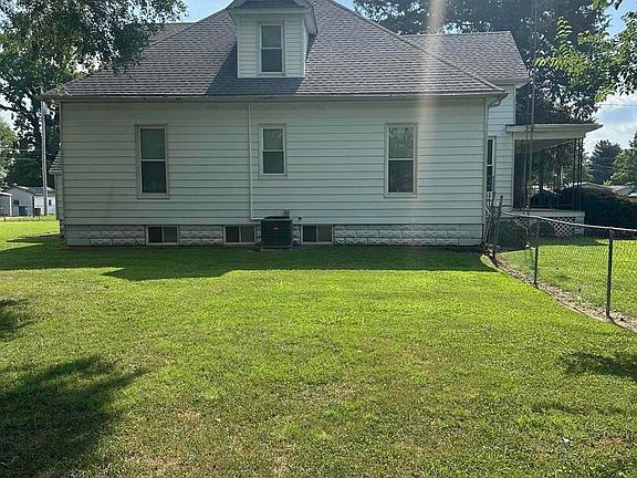 4th image of 307 W Kaskaskia St