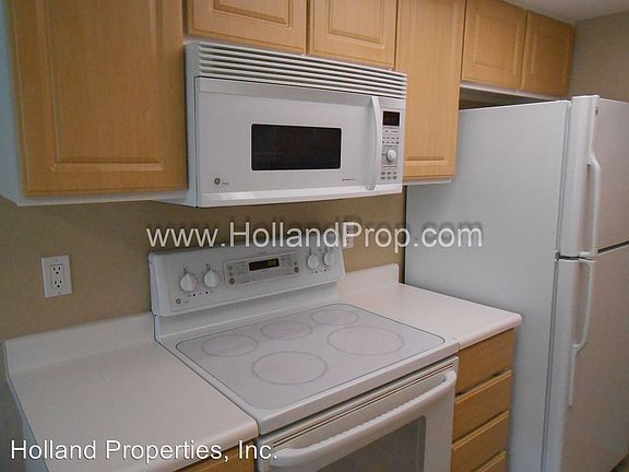 4th image of 9490 SW 146th Ter APT 4