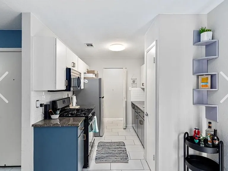 1009 Markham Ln #A — Photo 8