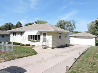 922 Hillcrest Dr, Fort Atkinson, WI 53538