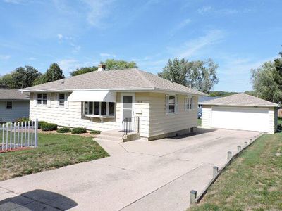 922 Hillcrest Dr, Fort Atkinson, WI, 53538