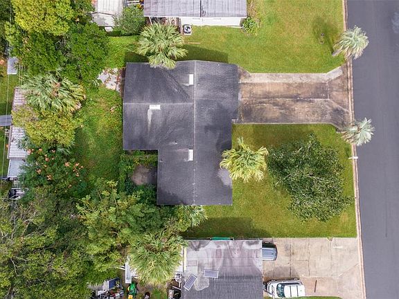 3rd image of 136 Fairway Dr