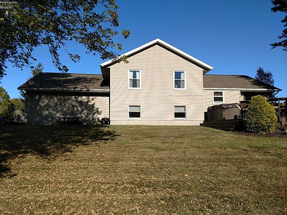 2nd image of 915 Glenview Dr