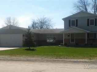 38159 Cherry Ln, Harrison Township, MI