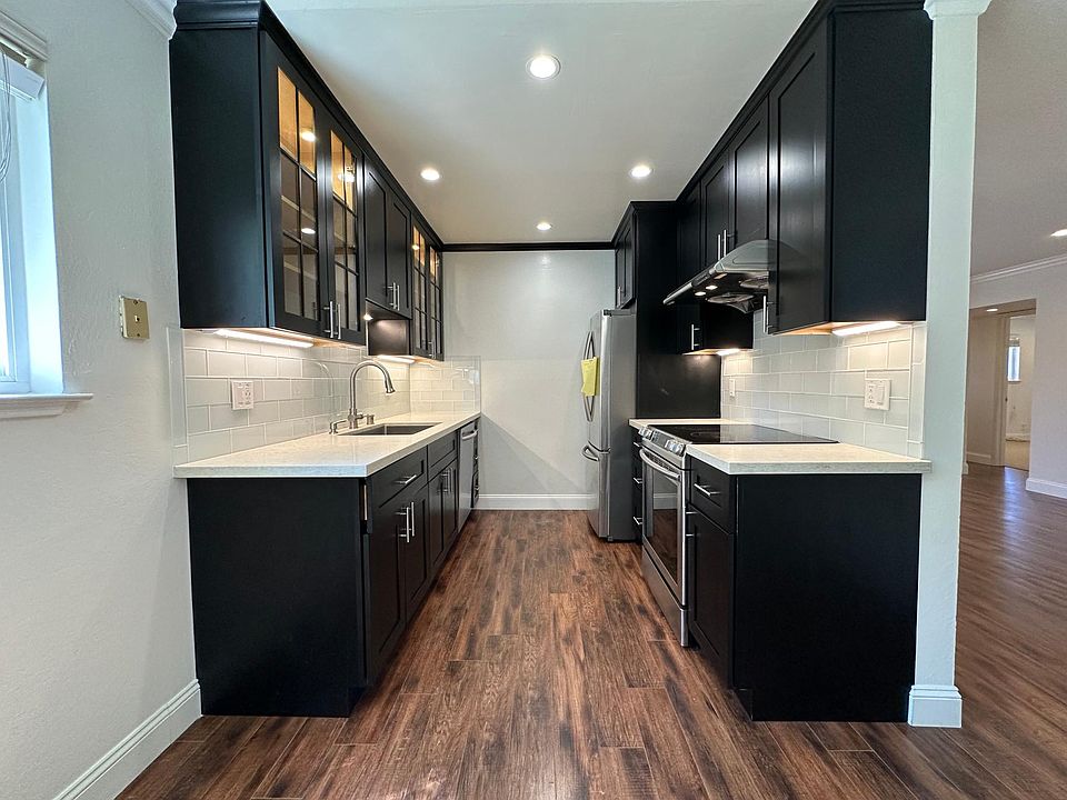 1st image of 338 Elm St APT 1