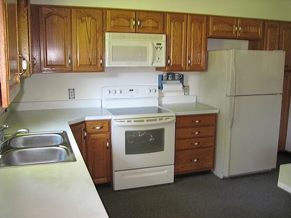 3rd image of 432 Linden St