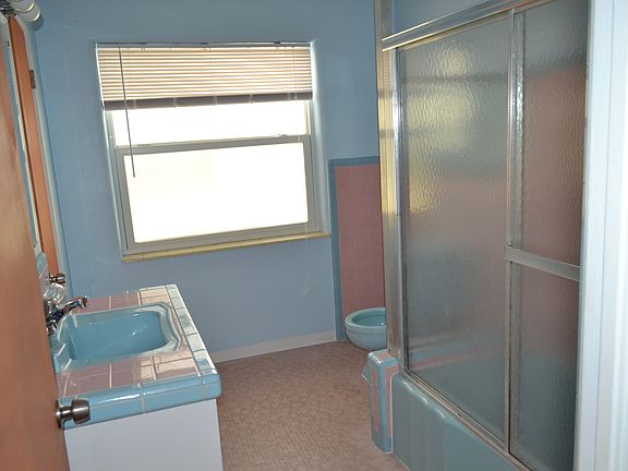 4th image of 425 Nautilus Ave