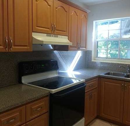 3rd image of 1270 NW 189th Ter