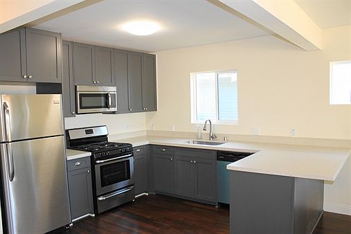 3rd image of 1140 N Avenue 54