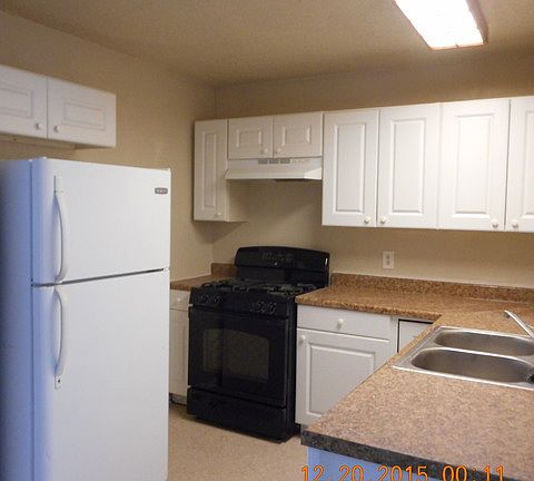 4th image of 8630 CREEK BEND DR