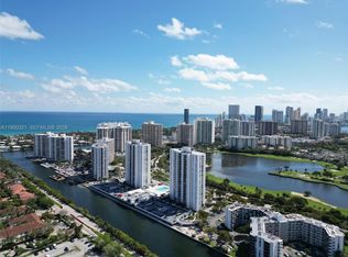 3675 N Country Club Dr APT 210, Aventura, FL 33180