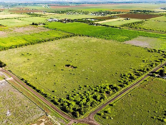 3rd image of Saskatchewan Saskatchenwan Ln