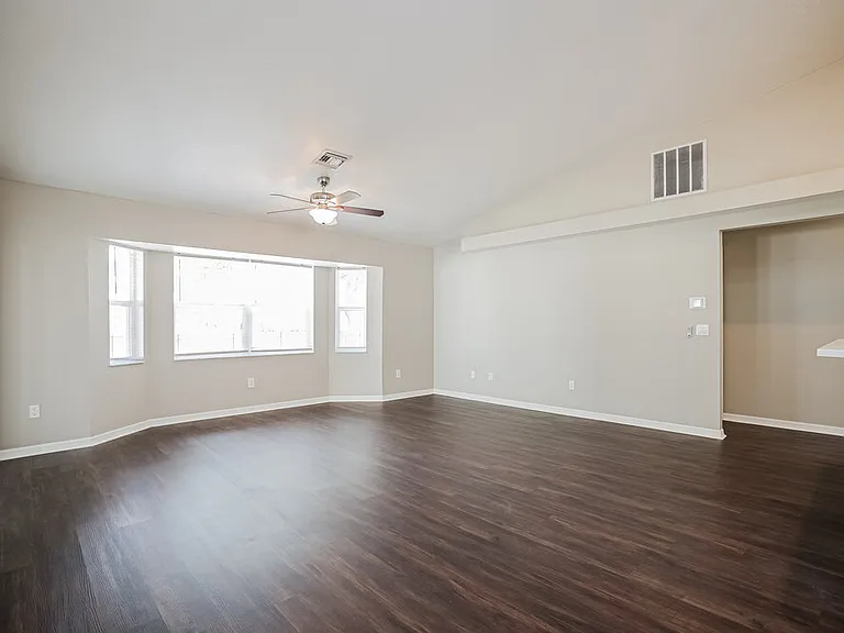 72 Long Meadow Ln — Photo 4