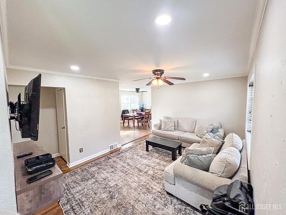 3rd image of 45 Semel Ave