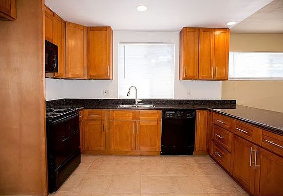 4th image of 1701 Anoka Ave