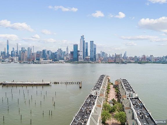 2nd image of 600 Harbor Blvd Unit 1001