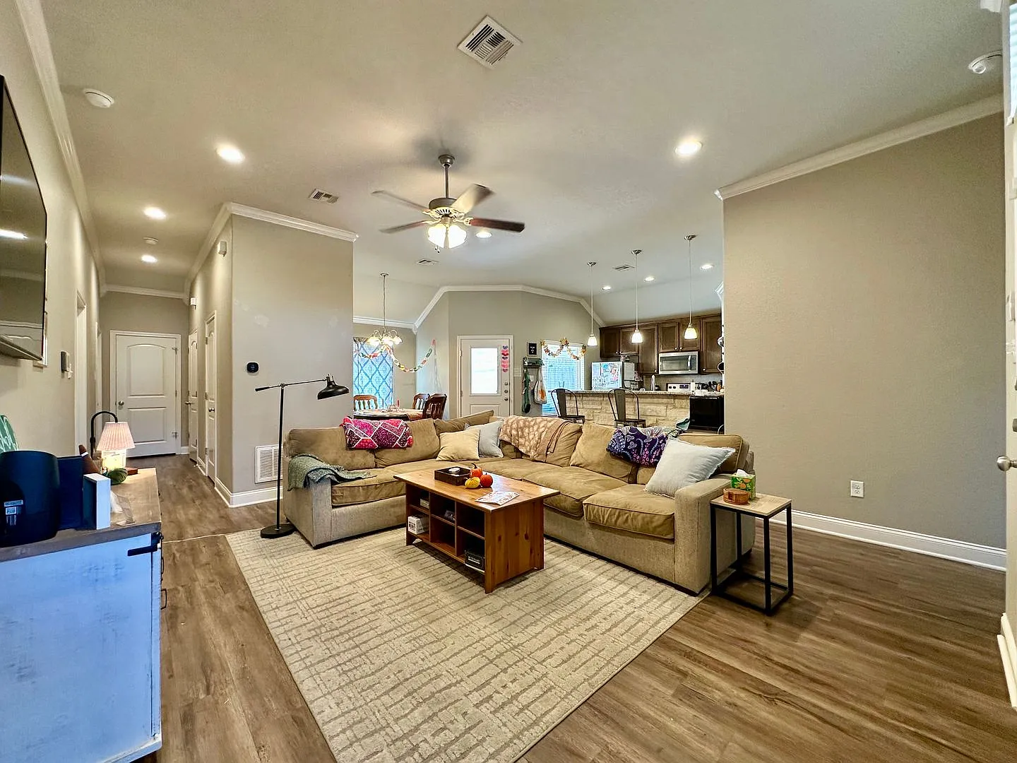 Move-In Ready Private Rooms Available Now! — Photo 2