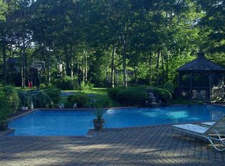 4 Deer Path, Shirley, NY 11967