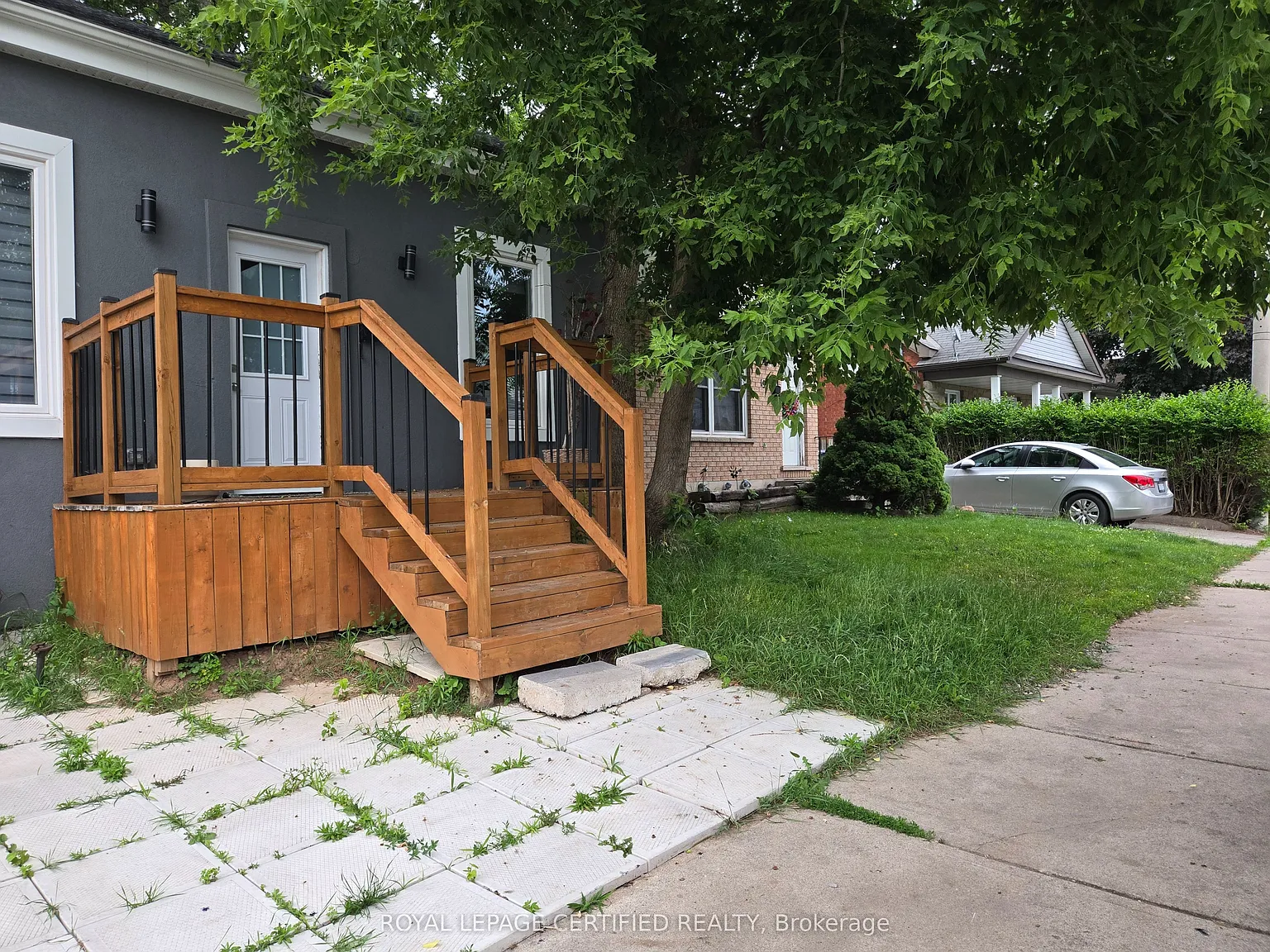 3 bed, $1,999 — Photo 2