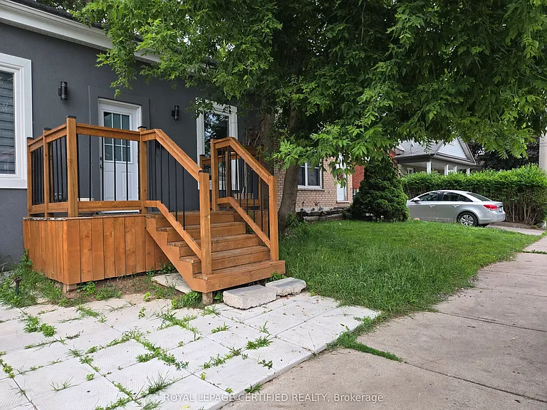 195 Picton St E — Photo 2