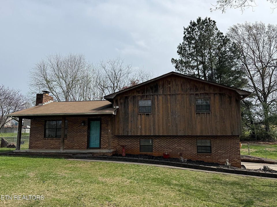 1st image of 2066 Colonial Cir