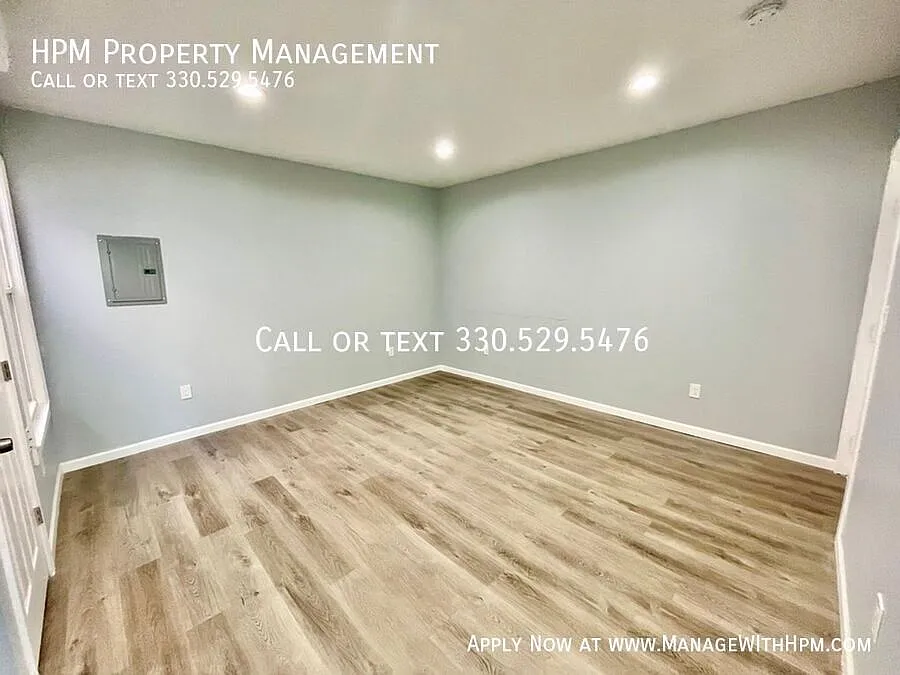 Building Photo - 4828 Lorain Ave #1