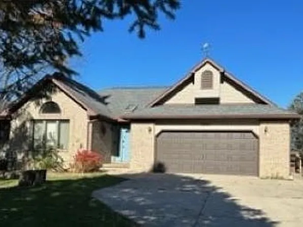 3881 Curdy Rd, Howell, MI 48855