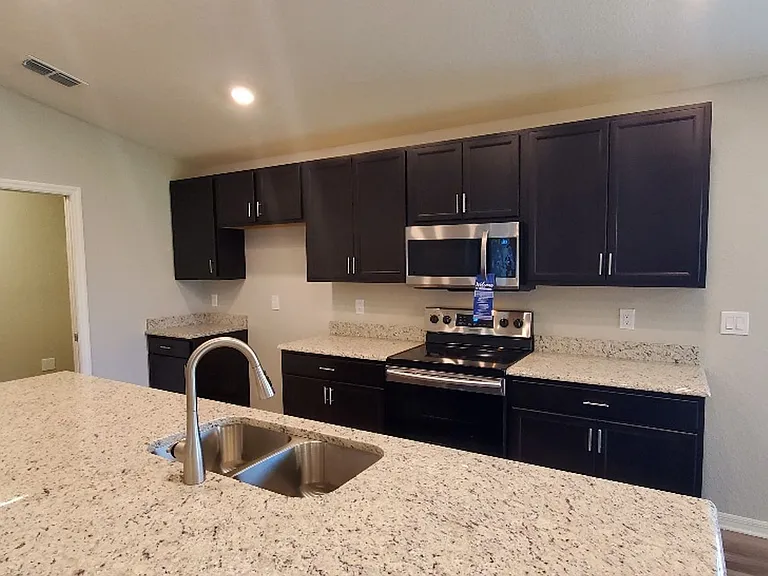 2045 Harvest Landing Cir — Photo 4