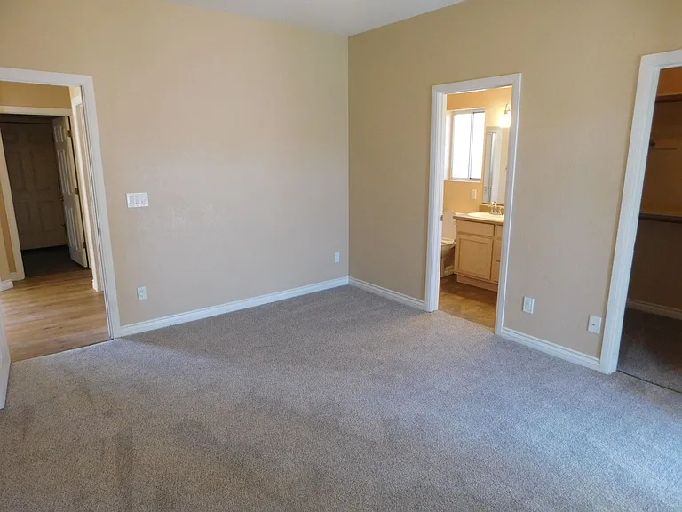 400 Opal Dr — Photo 15