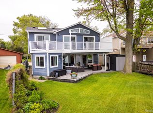2665 Tackles Dr, White Lake, MI 48386