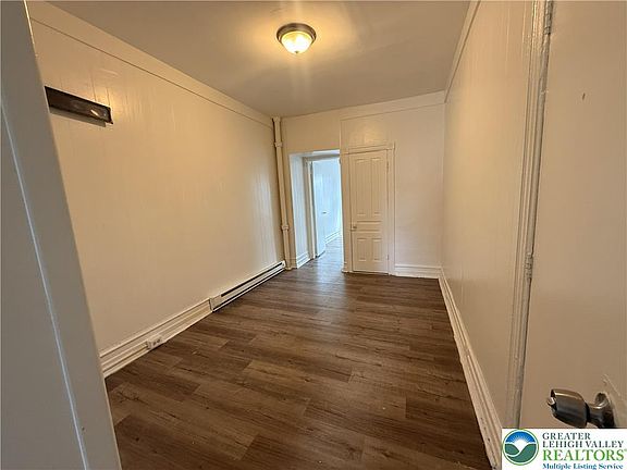 2nd image of 425 W Liberty St Floor 2