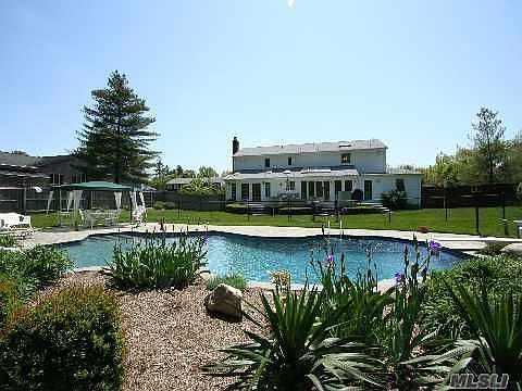 1st image of 9 Noel Ln