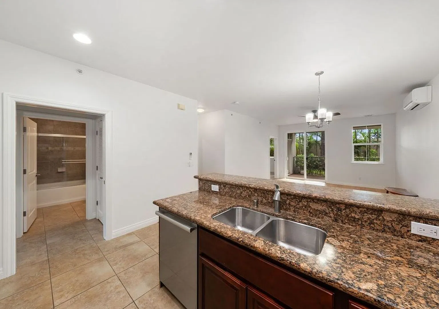 Beautiful Unfurnished 2-Bedroom in Kai Ani Village South Kihei — Photo 4