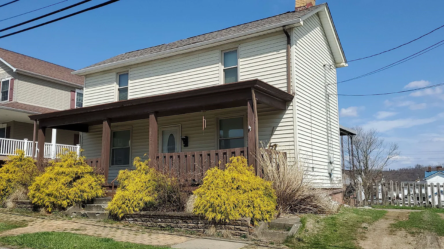 204 Fannie St photo 1