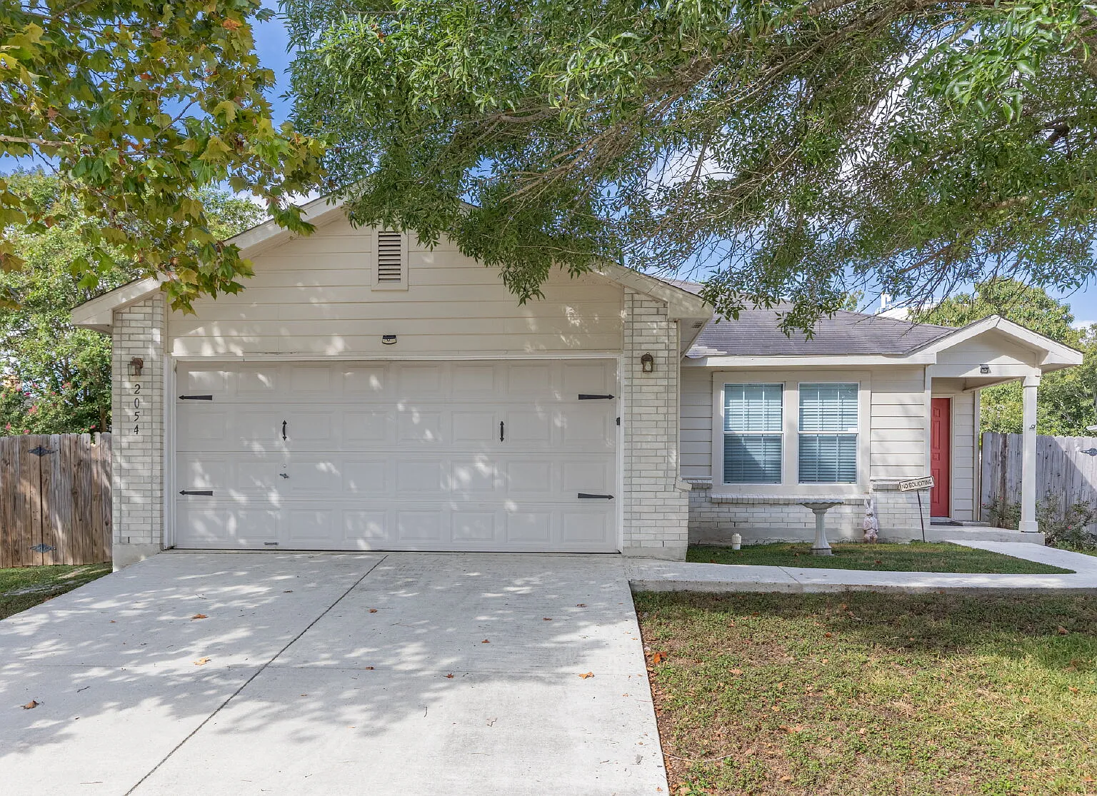 4 bed, 2.0 bath, 1512 sqft, $1,850 — Photo 1
