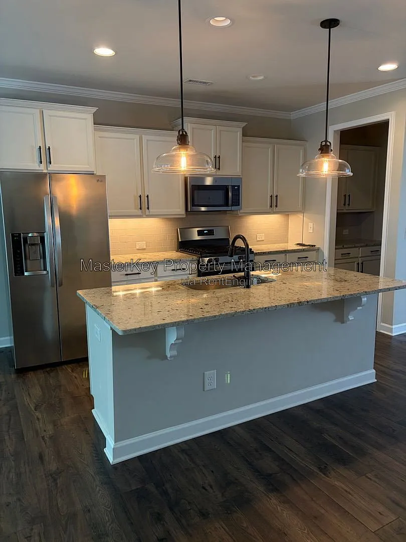 3 bed, 2.5 bath, 2095 sqft, $2,095 — Photo 3