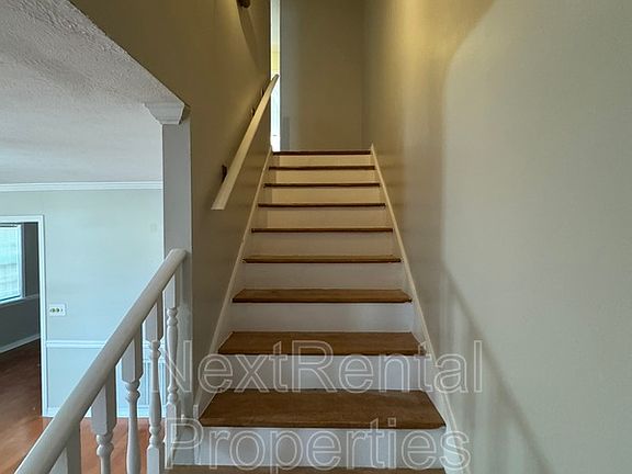 5th image of 713 Bay Park Dr #A
