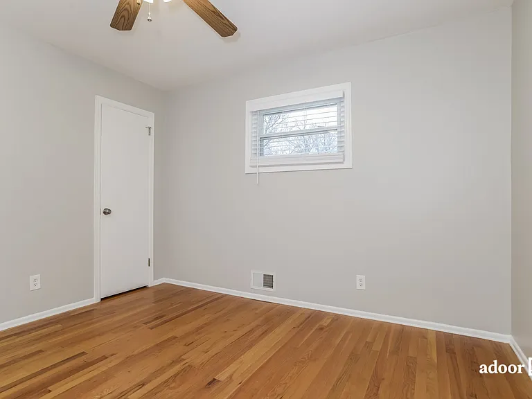 405 Grant St — Photo 11