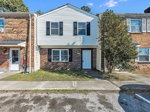 2nd image of 314 Myrtlewood Cir