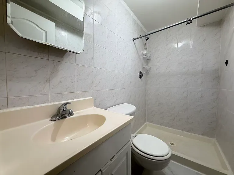 250 Maryland Ave #1 — Photo 4